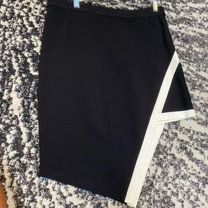 Asymmetric skirt
